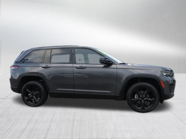 2022 Jeep Grand Cherokee Altitude 4x2