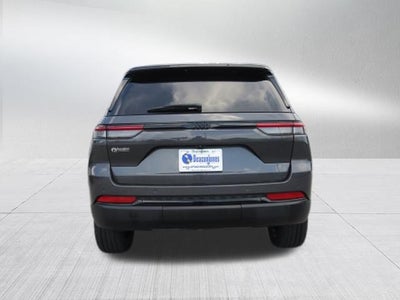 2022 Jeep Grand Cherokee Altitude 4x2