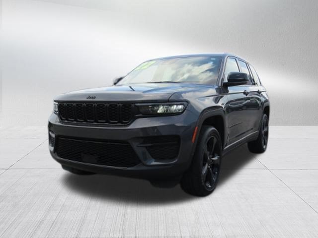 2022 Jeep Grand Cherokee Altitude 4x2
