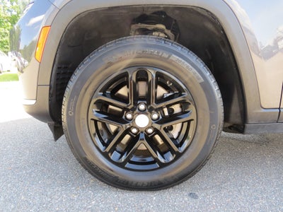 2023 Jeep Grand Cherokee L Laredo 4x2