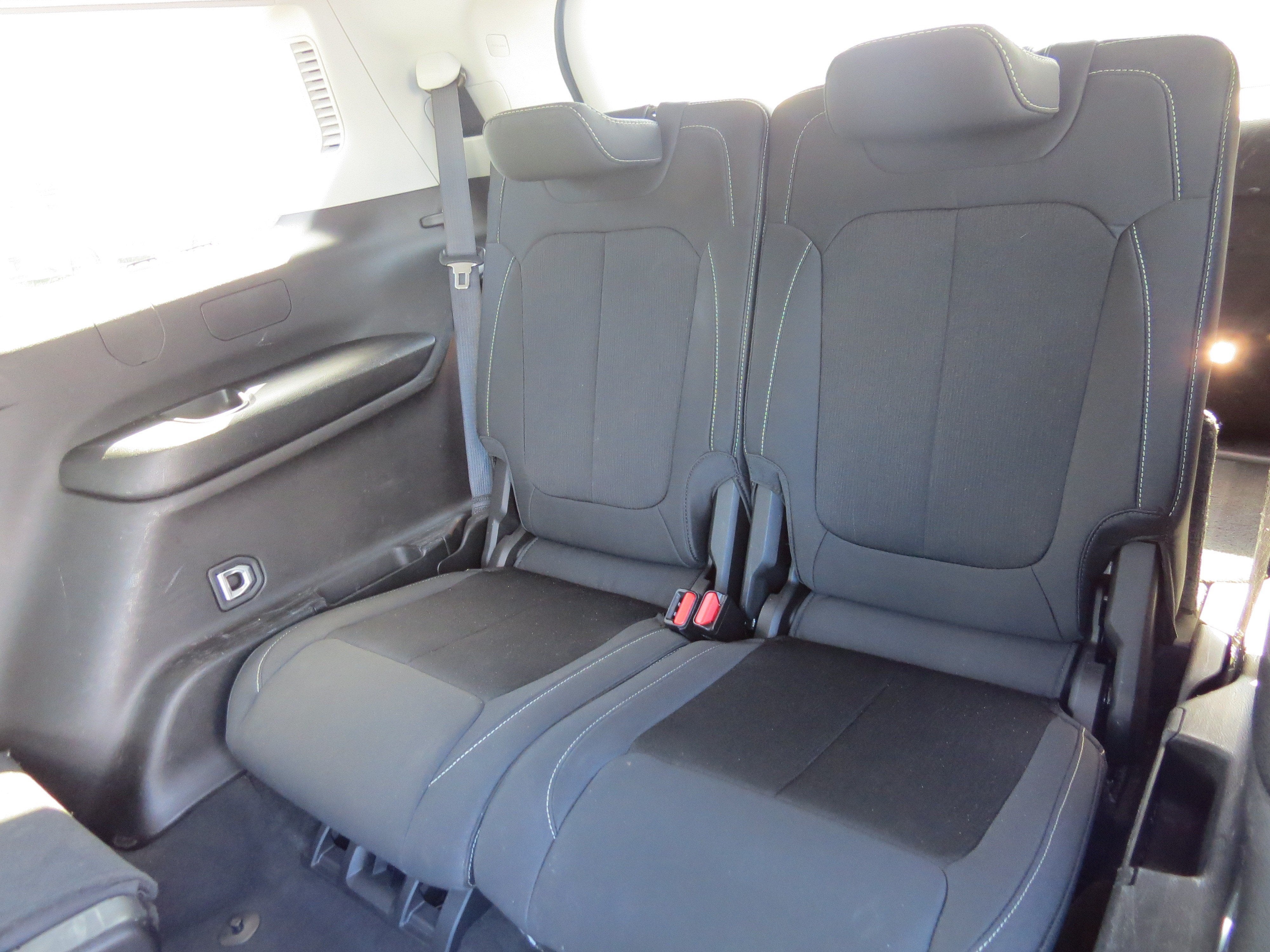 2023 Jeep Grand Cherokee L Laredo 4x2