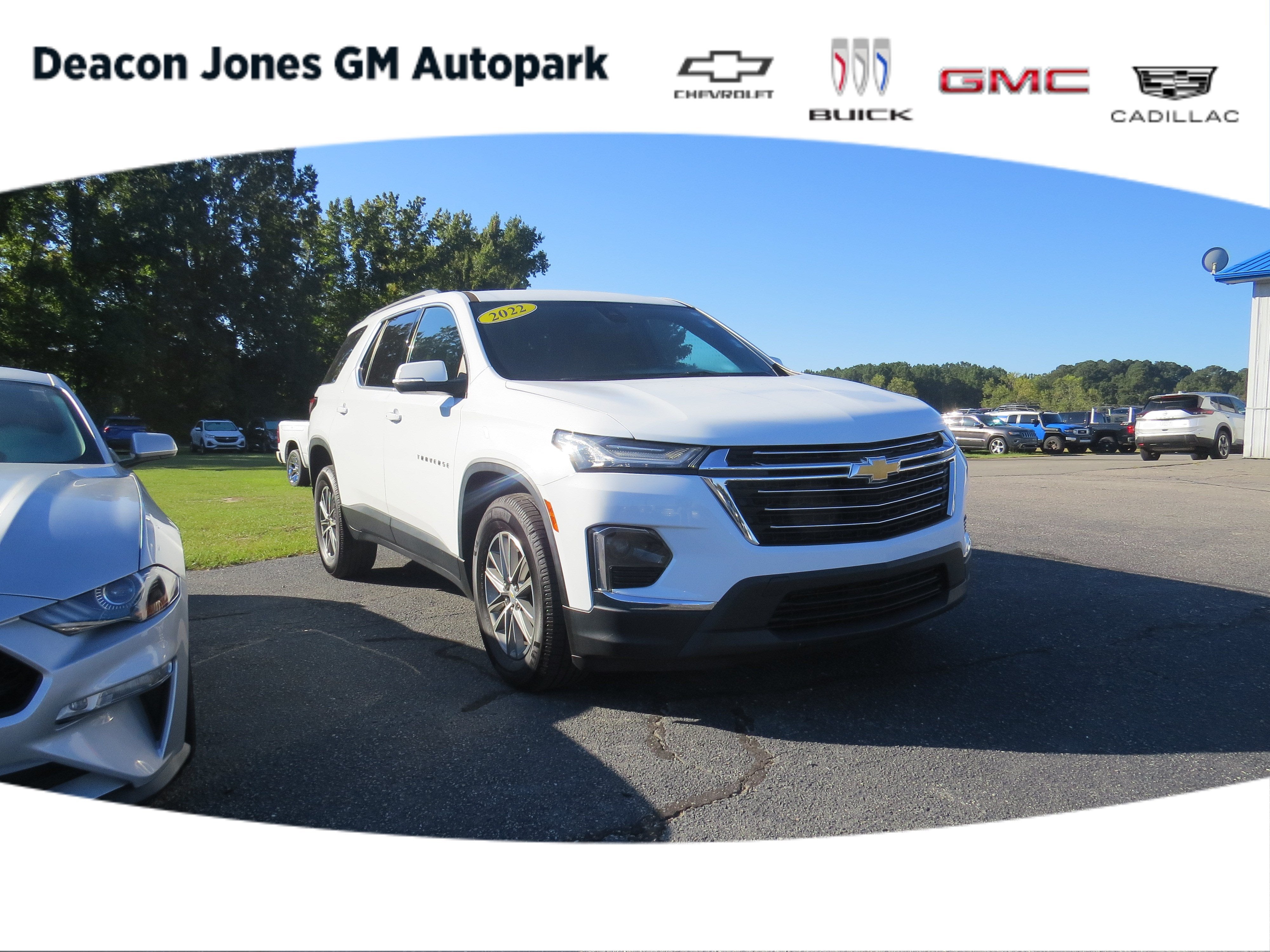 2022 Chevrolet Traverse LT Cloth
