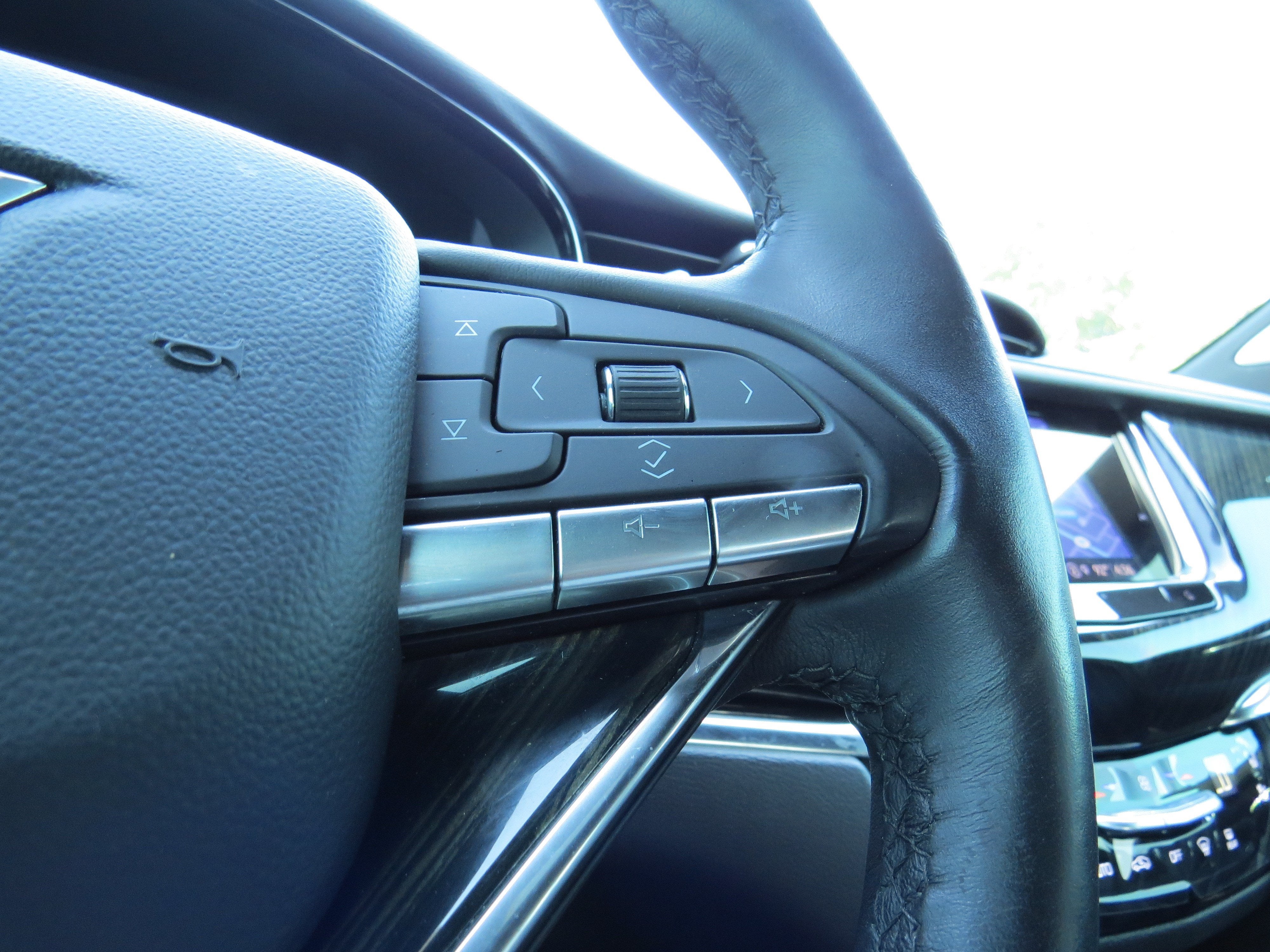 2023 Cadillac XT6 FWD Premium Luxury