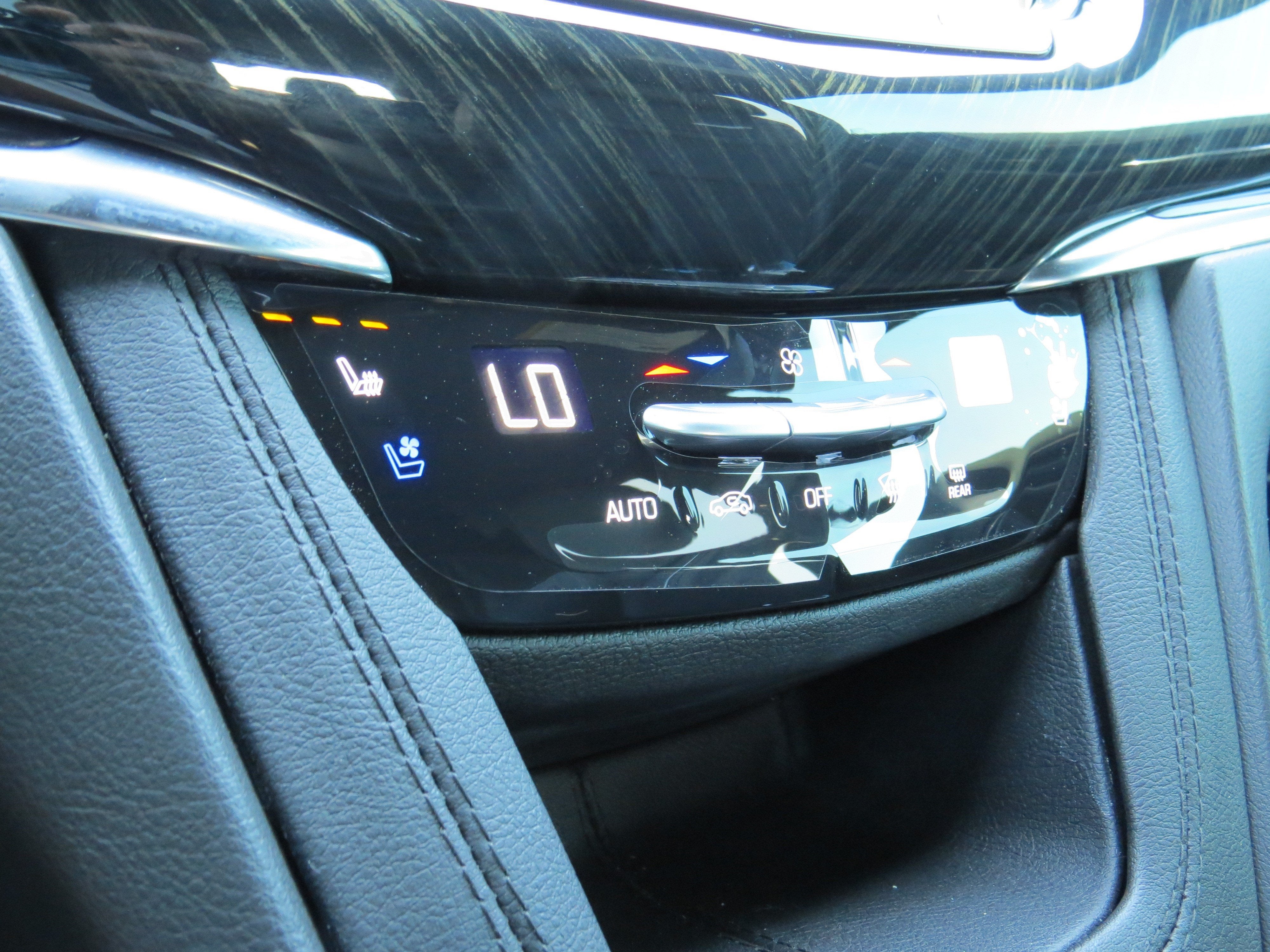 2023 Cadillac XT6 FWD Premium Luxury