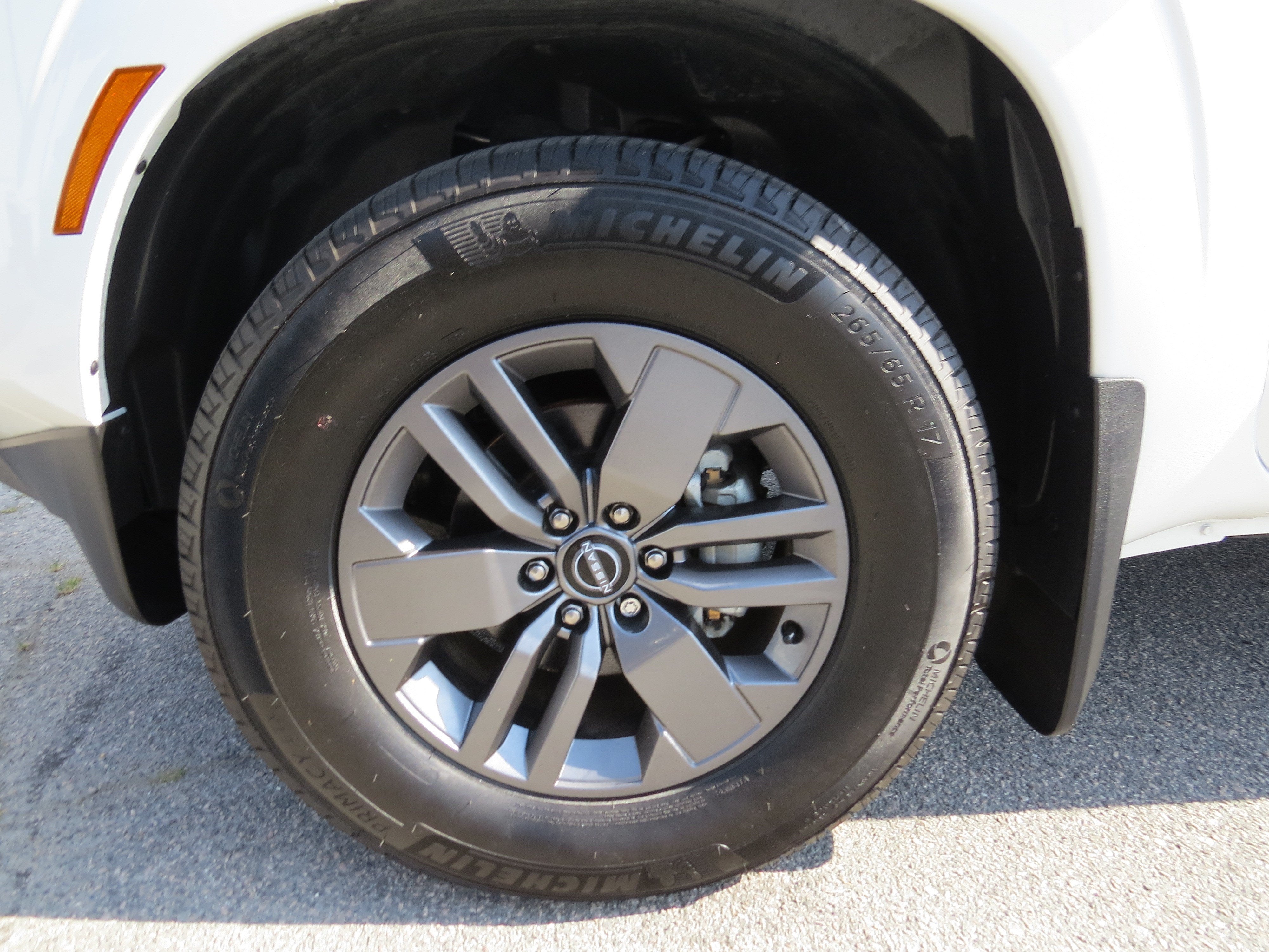 2025 Nissan Frontier Crew Cab SV 4x2