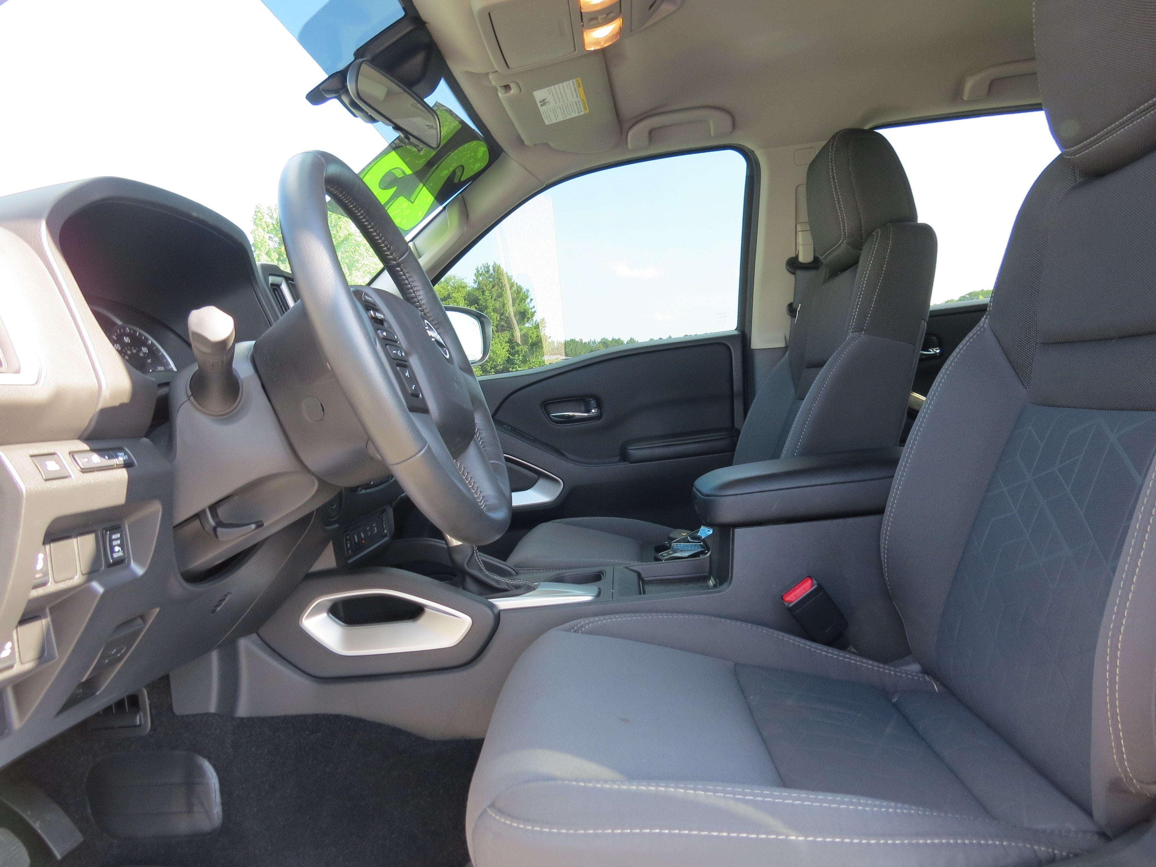 2025 Nissan Frontier Crew Cab SV 4x2