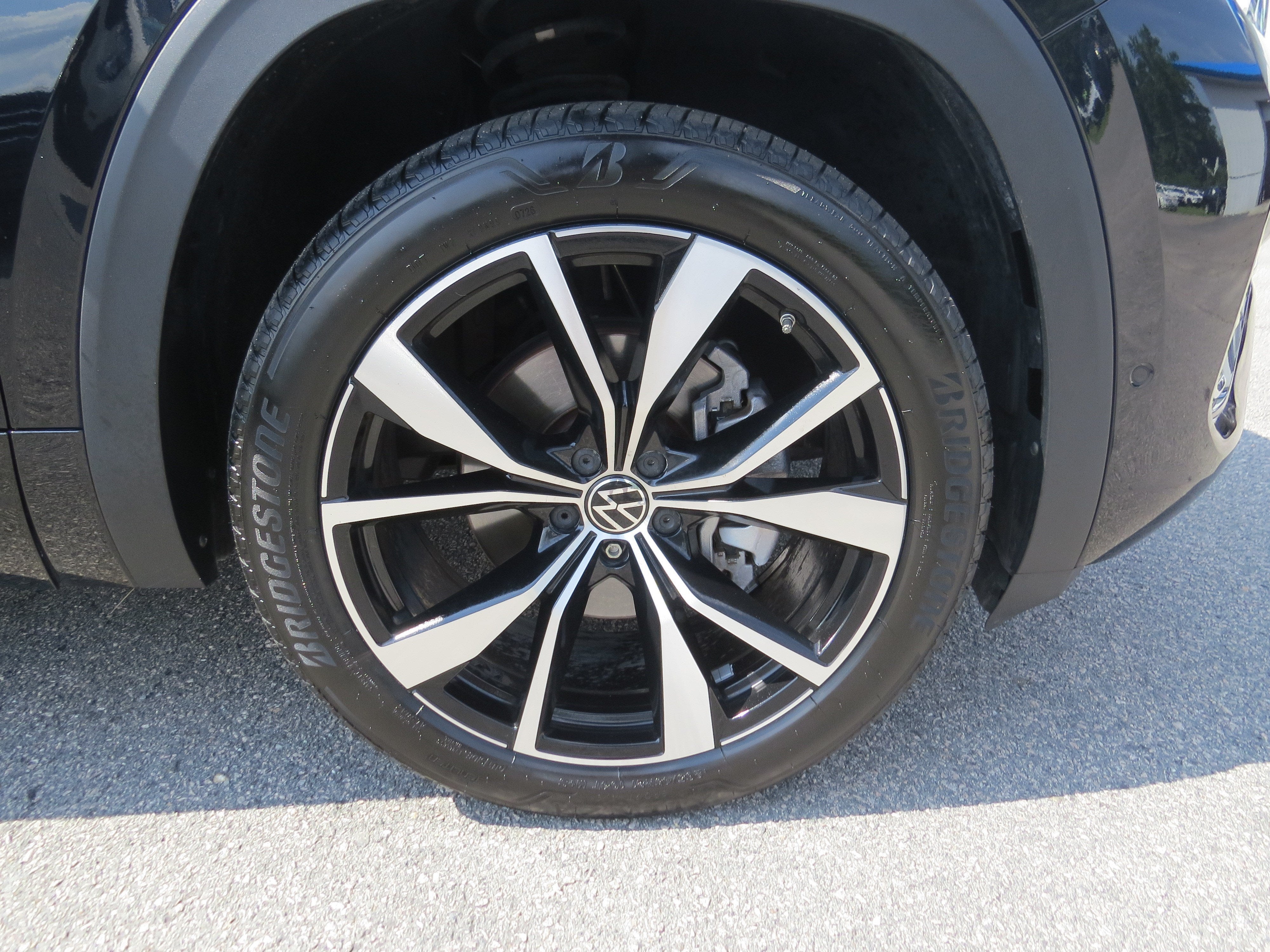 2024 Volkswagen Atlas 2.0T SEL Premium R-Line