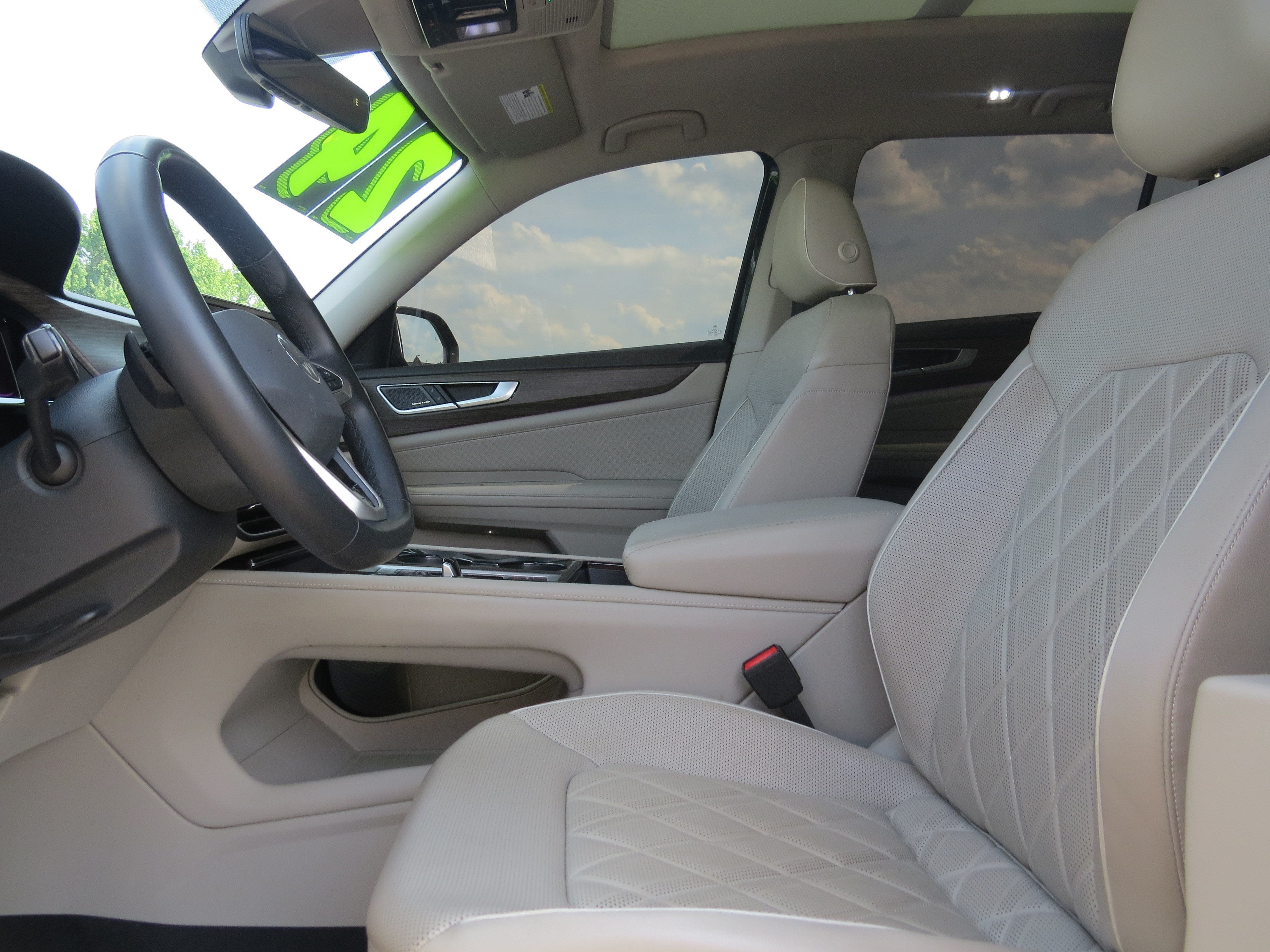 2024 Volkswagen Atlas 2.0T SEL Premium R-Line