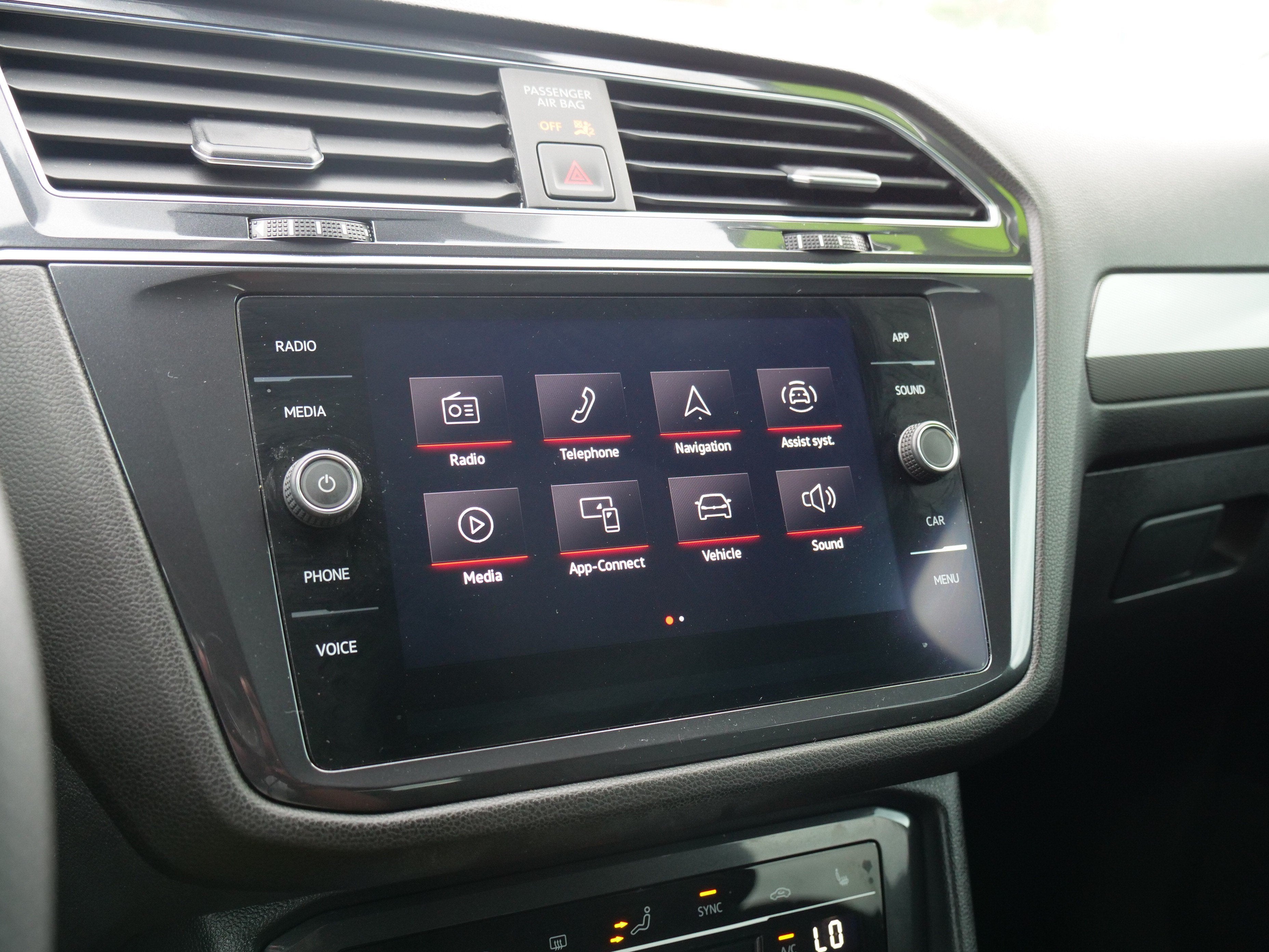 2022 Volkswagen Tiguan 2.0T SE R-Line Black