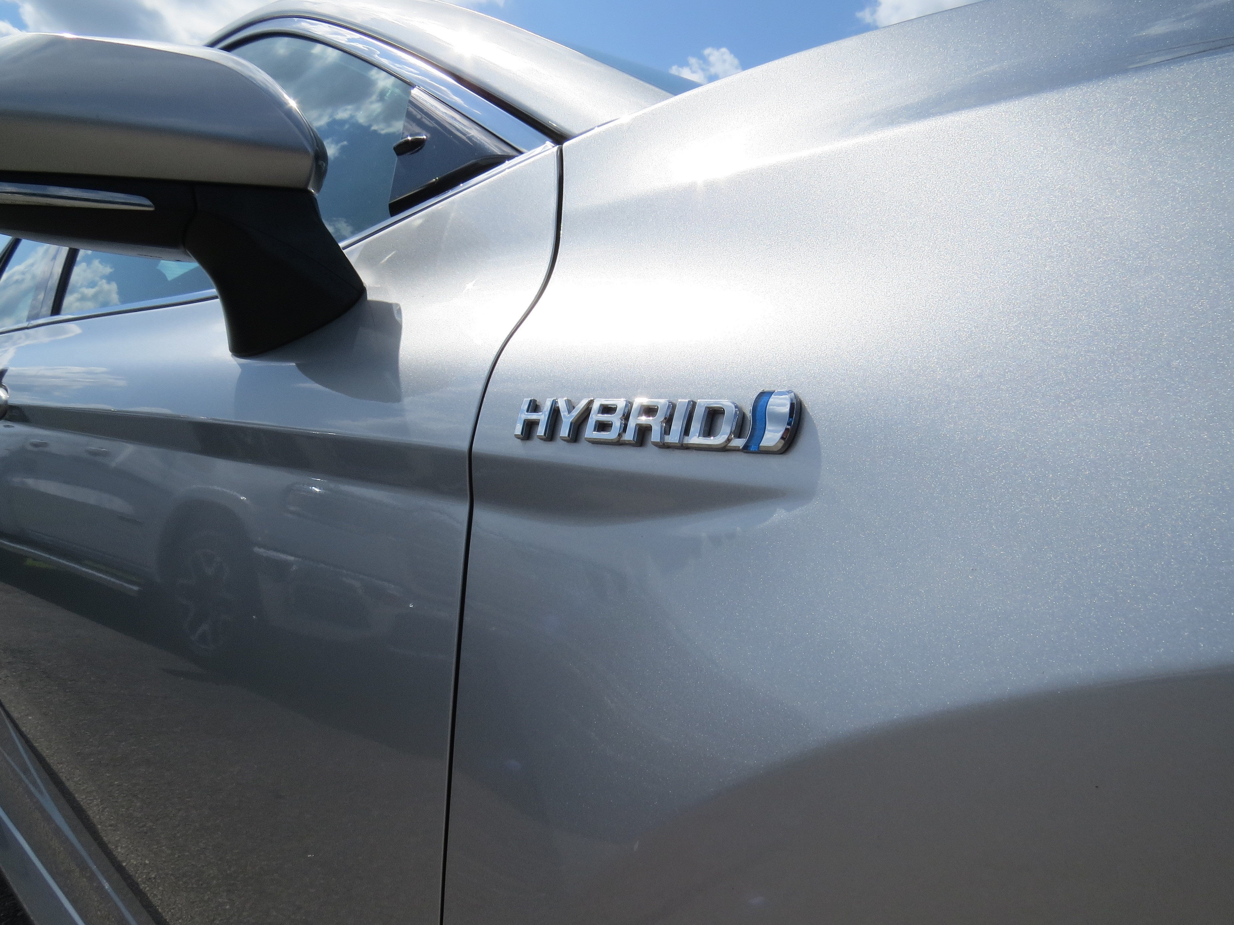 2020 Toyota Camry XLE Hybrid