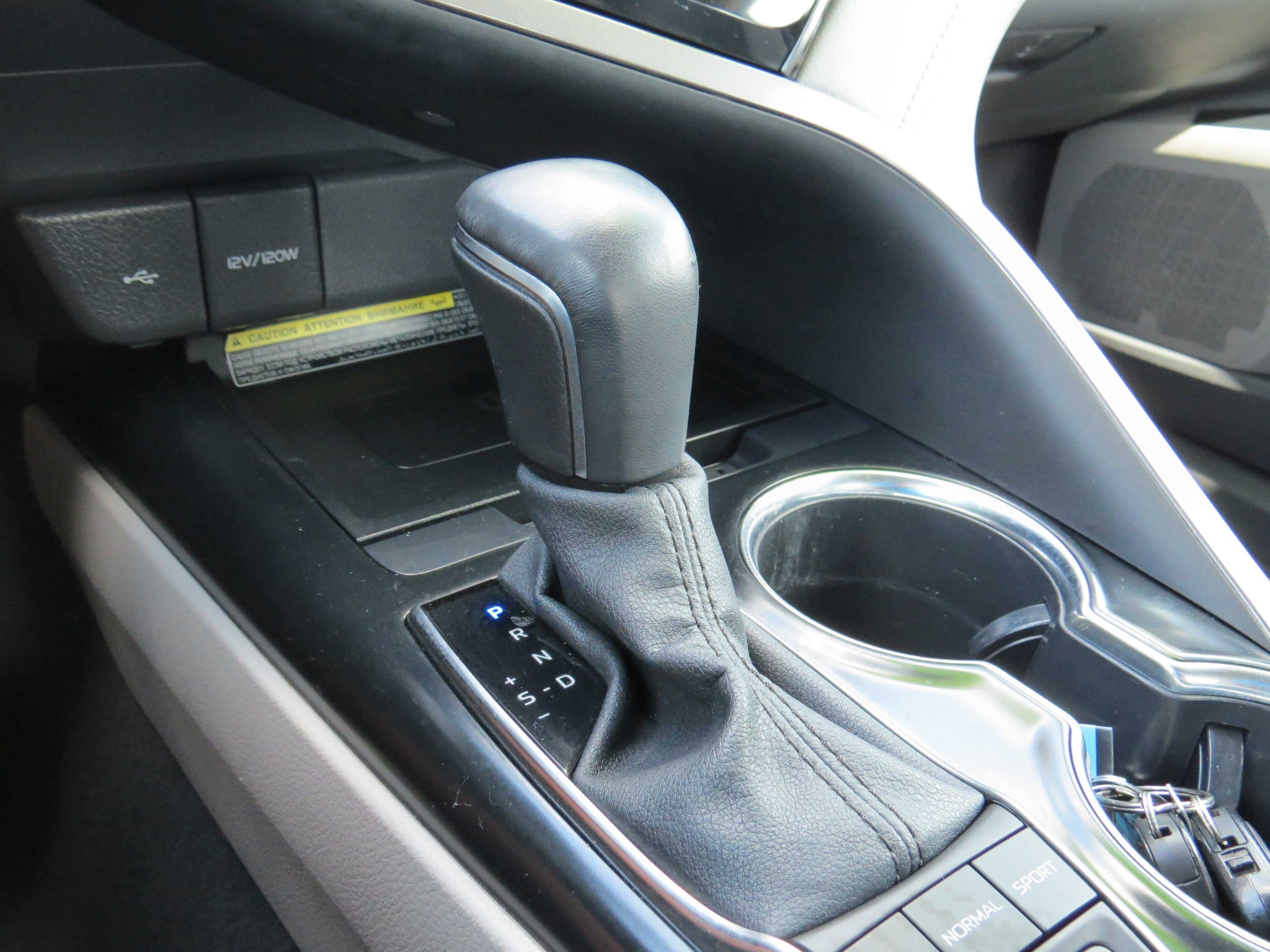 2020 Toyota Camry XLE Hybrid