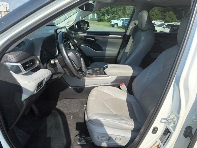 2021 Toyota Highlander Platinum