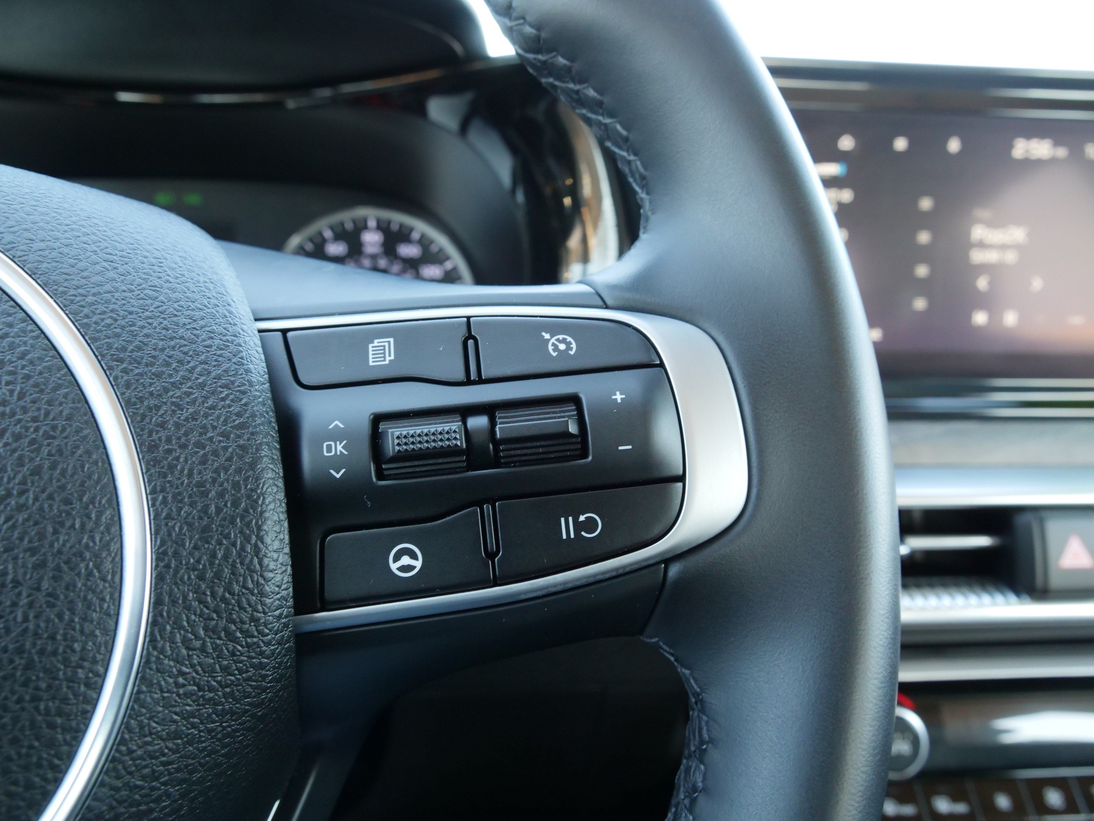 2023 Kia K5 EX