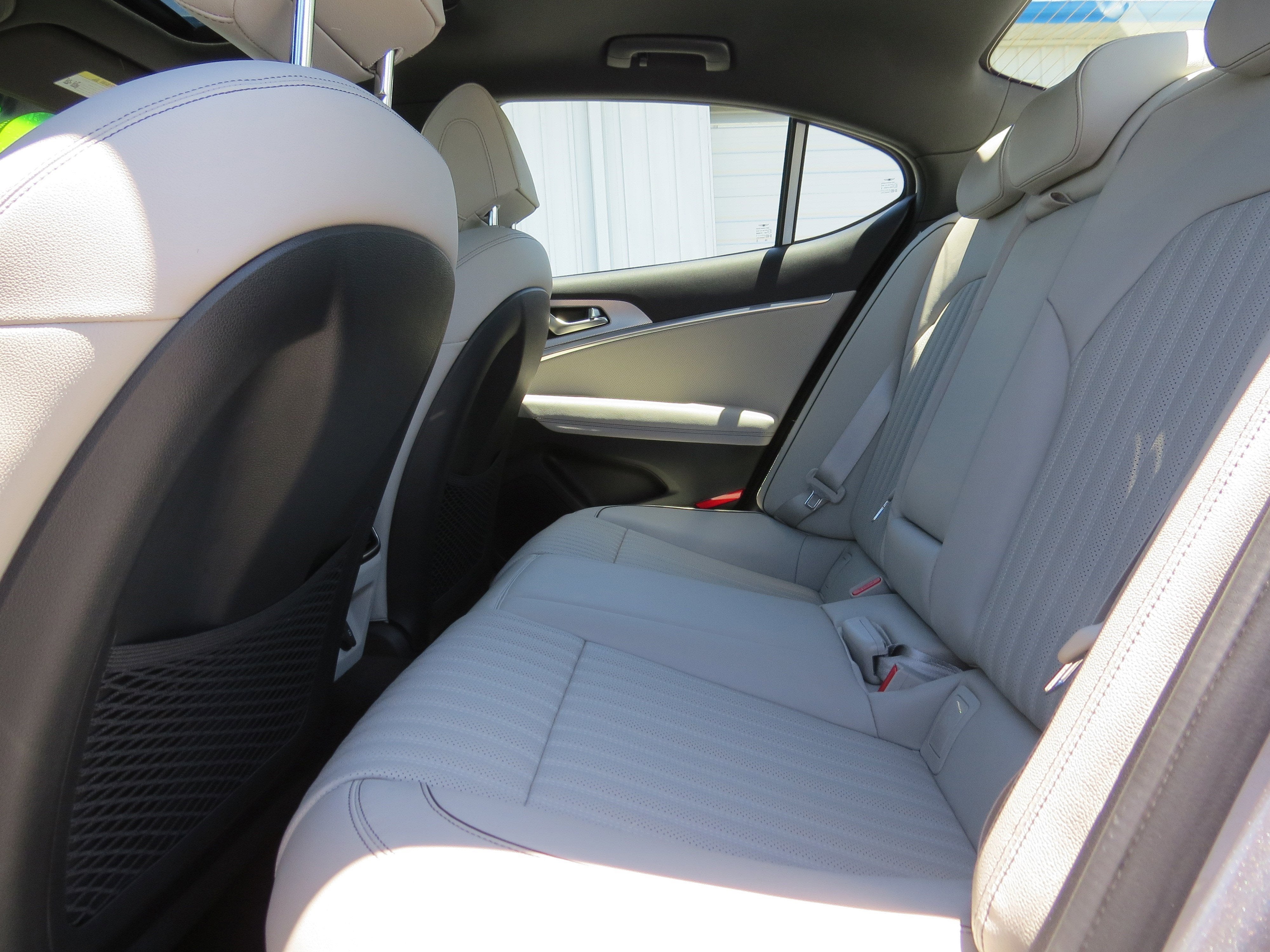 2022 Genesis G70 2.0T RWD