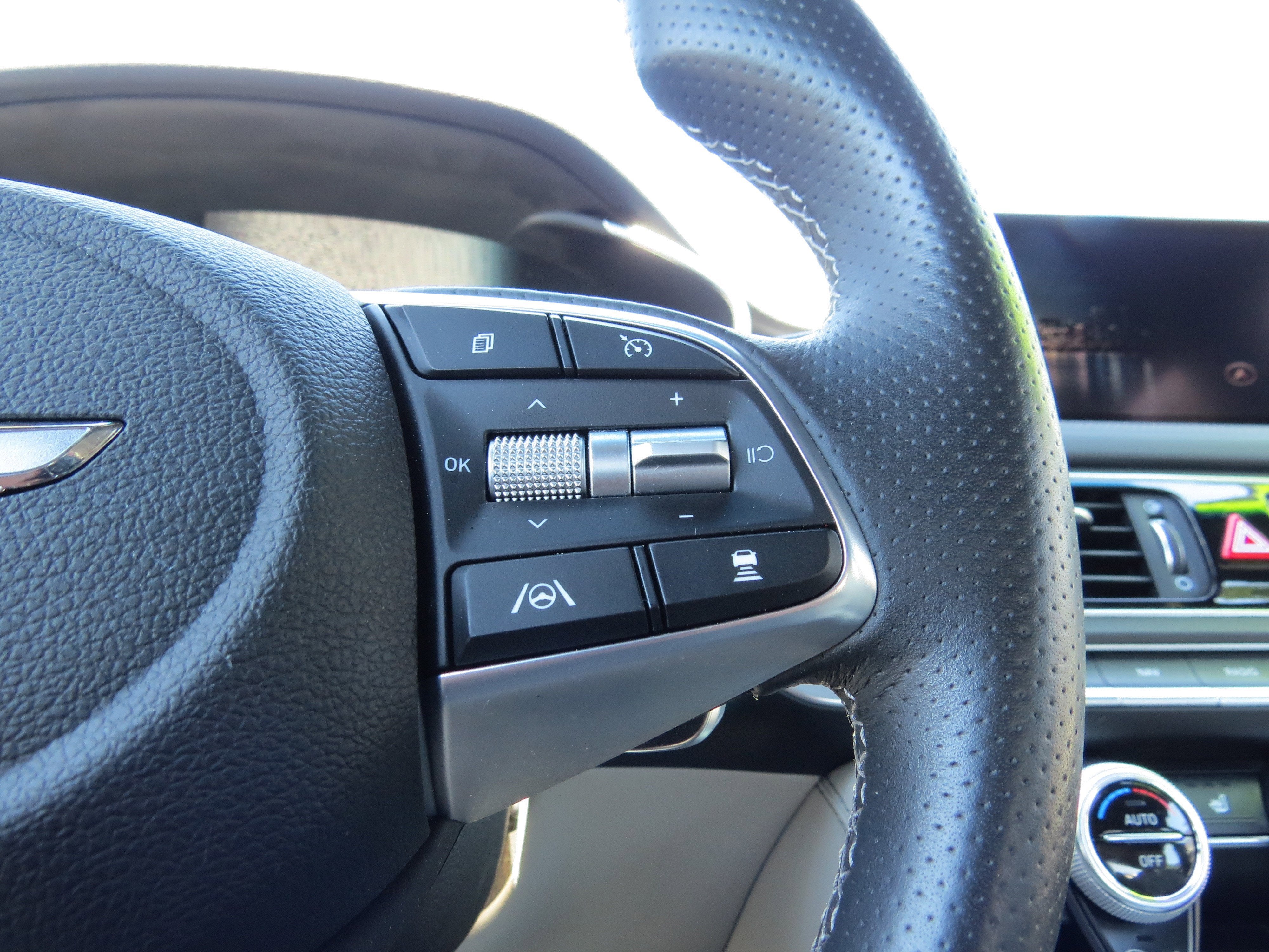 2022 Genesis G70 2.0T RWD
