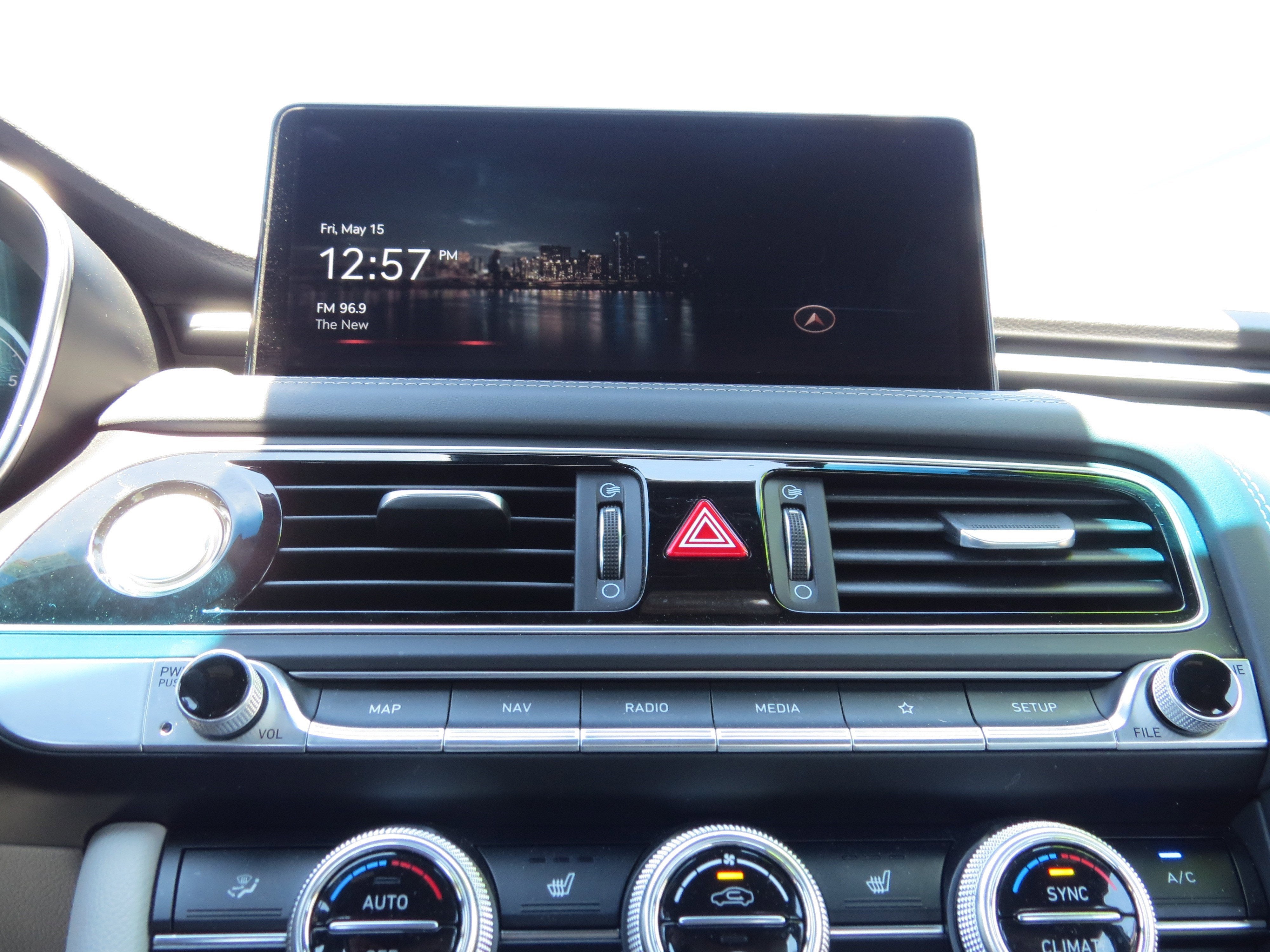 2022 Genesis G70 2.0T RWD
