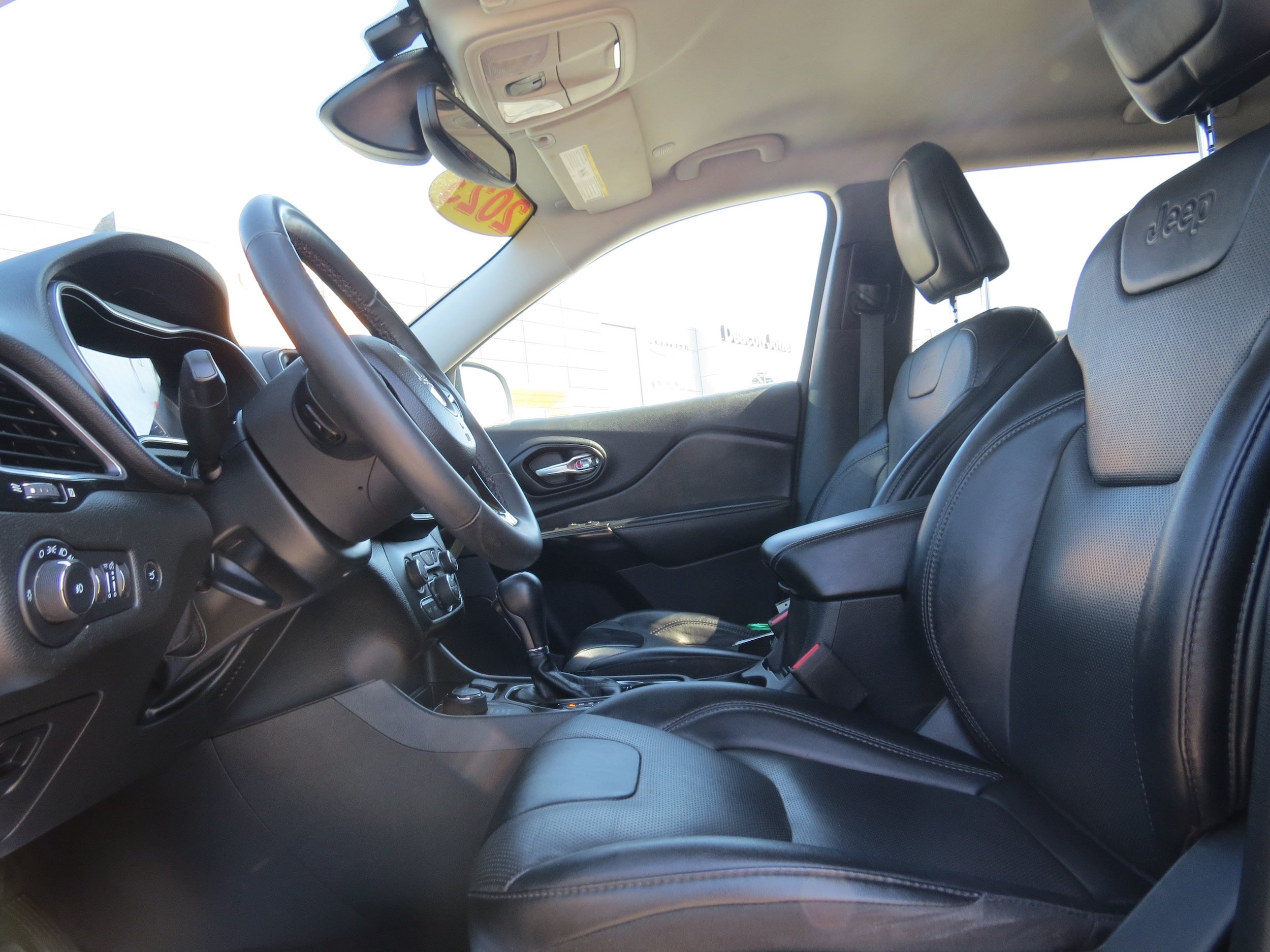 2023 Jeep Cherokee Altitude Lux