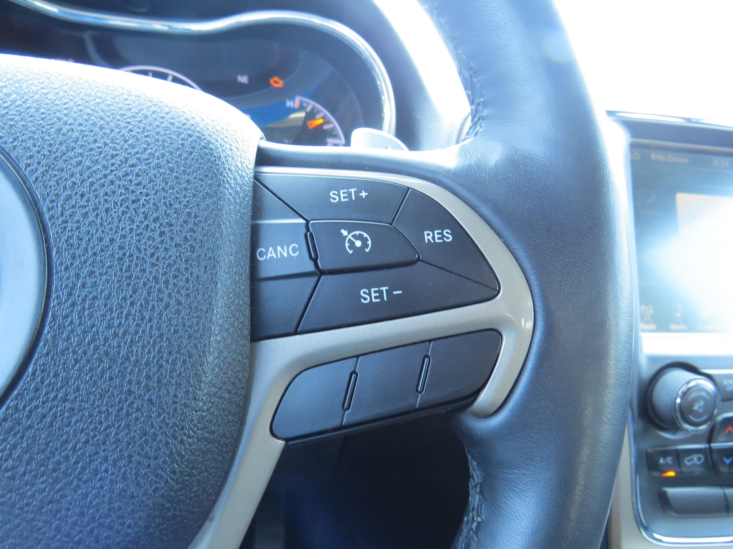 2014 Jeep Grand Cherokee Limited 4x2