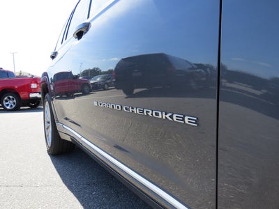 2022 Jeep Grand Cherokee Summit