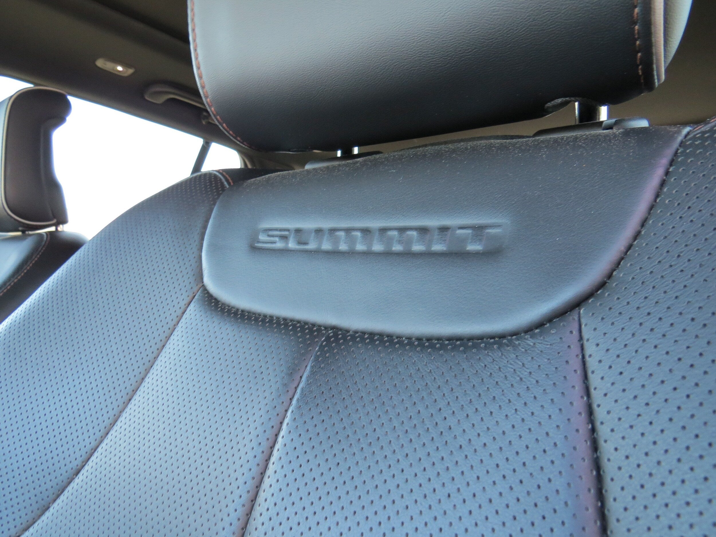 2022 Jeep Grand Cherokee Summit