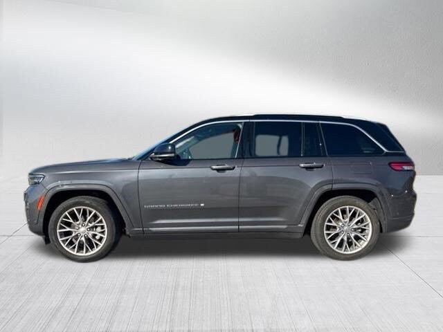 2022 Jeep Grand Cherokee Summit