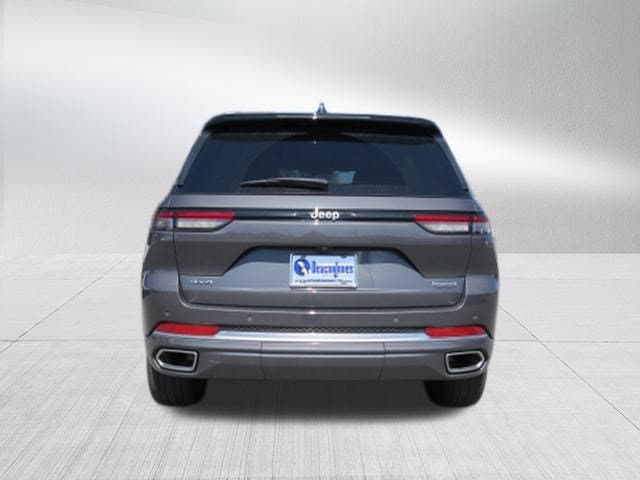 2022 Jeep Grand Cherokee Summit