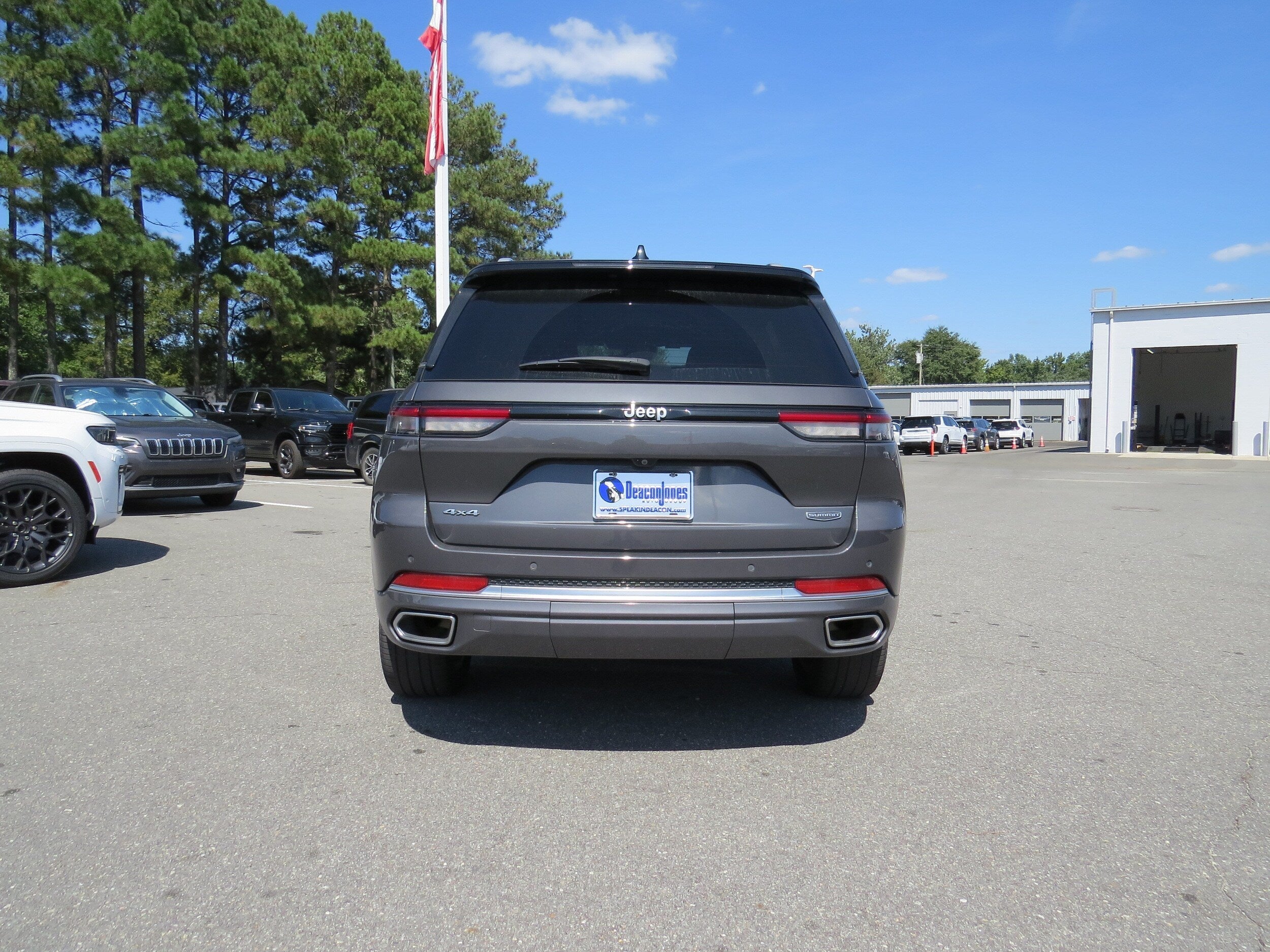 2022 Jeep Grand Cherokee Summit