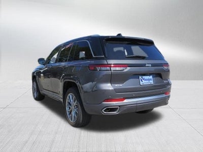 2022 Jeep Grand Cherokee Summit