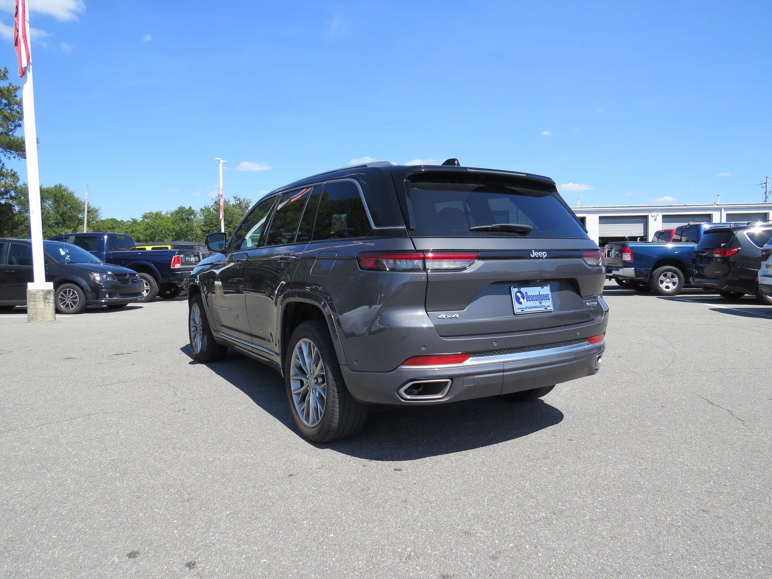 2022 Jeep Grand Cherokee Summit