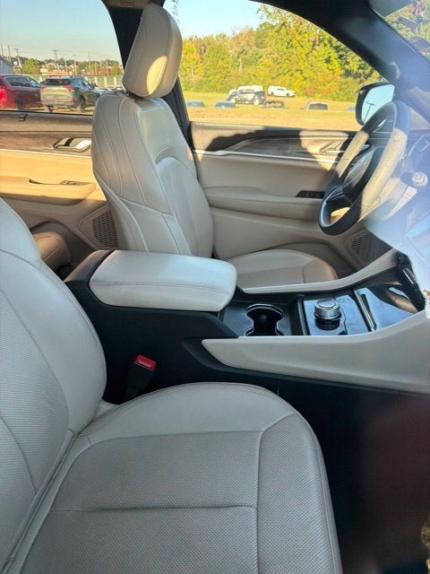2023 Jeep Grand Cherokee L L Limited