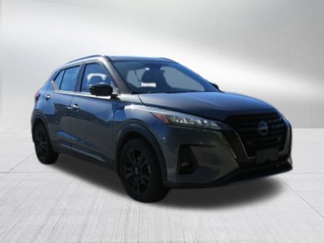 2022 Nissan Kicks SR