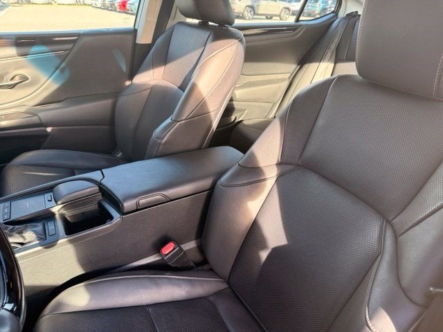 2019 Lexus ES 
