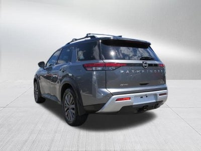 2022 Nissan Pathfinder SL
